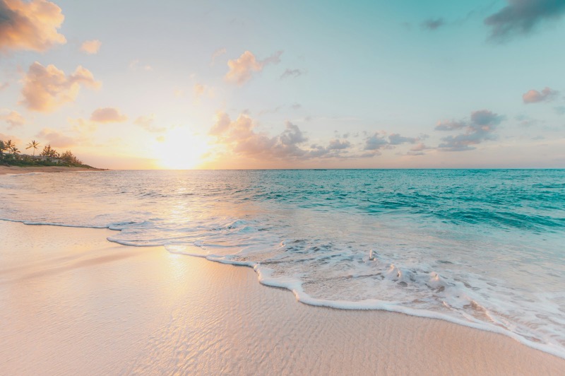 Plage relaxante au bord de la mer
